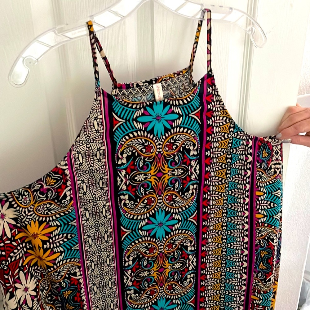 High-neck sleeveless geopatterned sundress